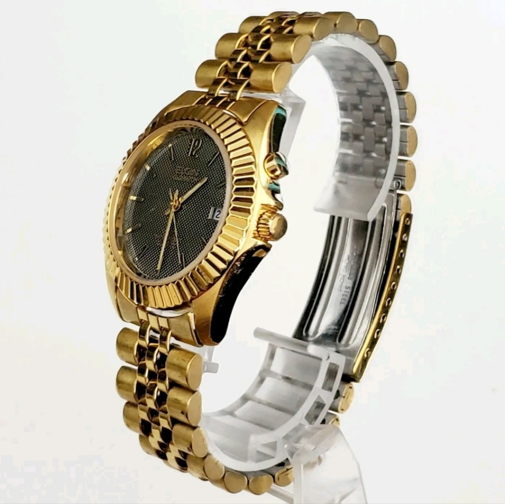 Elgin men's wristwatch multicolor vintage stainless steel gold plated